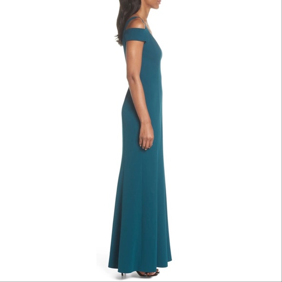 Eliza J Cold Shoulder Scuba Crepe Trumpet Gown - Picture 10 of 11